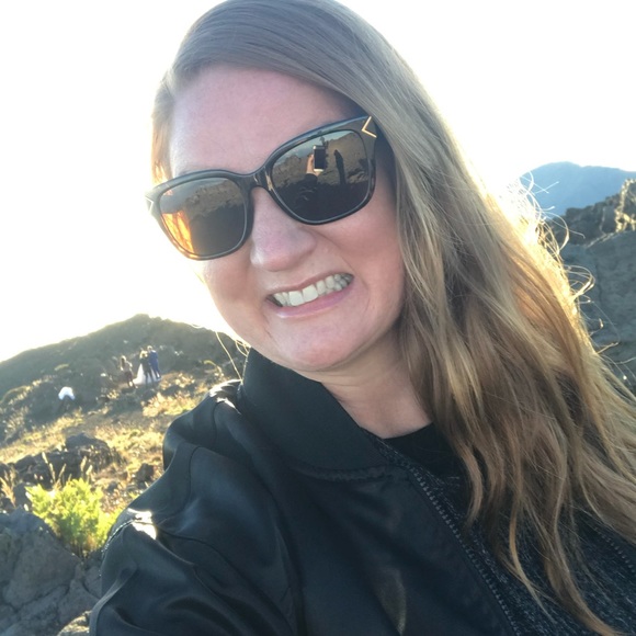 Meet your Posher, Jennifer - Picture 3 of 5